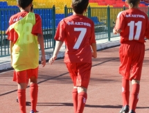 Анатолий Юревич и Канат Мусатаев посетили футбольный центр г. Актобе