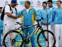 В Алматы казахстанские олимпийцы стали участниками велопробега