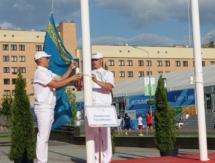 В деревне Универсиады подняли флаг Казахстана