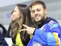 Сон Паскаль на первой игре сезона «Барыса»