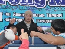 В Актау прошел второй городской турнир по армрестлингу