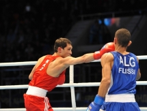 Фоторепортаж с боя чемпионата Мира Биржан Жакипов — Мохаммед Флисси