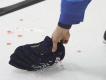 Джошуа Грэттон и Александр Свитов подрались во время матча «Барыс» — «Ак Барс»