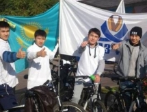 Алматинцы приняли участие в велопробеге и в субботнике в честь Дня спасателя