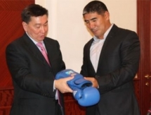 Аким Мангистау встретился с призерами чемпионата Мира по боксу и их тренером