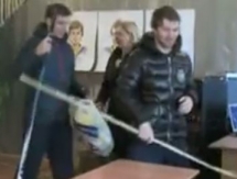 Видеосюжет о визите игроков «Казцинк-Торпедо» в спецшколу