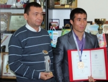 В Шымкенте поздравили призера Голден Гран-при Нурсултана Калмурзаева