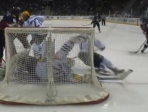 Видео геройского сэйва защитника сборной Казахстана Виталия Новопашина