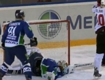 Алексей Кузнецов — в рейтинге лучших сэйвов КХЛ за две недели