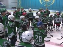 Видео мастер-класса «Бейбарыса» для юных хоккеистов