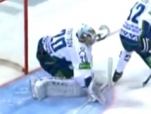 Сэйвы Алексея Кузнецова — в десятке лучших за неделю КХЛ