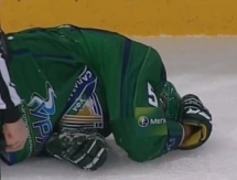 Дубровский травмируется в столкновении с Доусом