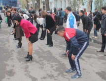 В Шымкенте чиновники отметили день здоровья массовой зарядкой 