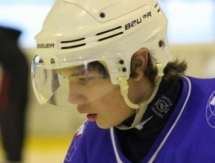 Нападающий юниорской сборной Казахстана Дмитрий Гренц пропустит три матча чемпионата Мира