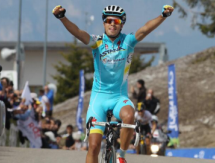 Видеосюжет о победе Микеля Ланды на четвертом этапе «Giro del Trentino»