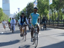 Более двух тысяч алматинцев приняли участие в велопробеге ко Дню победы