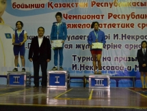 Фоторепортаж с молодежного чемпионата Казахстана по тяжелой атлетике