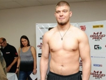 Денис Смолдарев настроен на упорный поединок в Астане