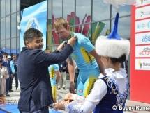 Фоторепортаж с церемонии награждения победителей элитной гонки чемпионата Азии