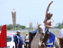 В Астане состязались участники I чемпионата Азии по аударыспақ