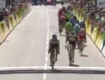 Видео финиша пятого этапа «Критериум дю Дофине» с участием гонщиков «Астаны»