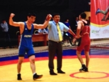 Определились золотые призеры первого дня чемпионата РК по греко-римской борьбе