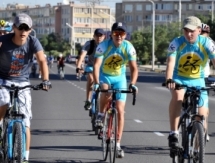 В Актау прошел велопробег ко Дню столицы