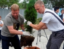 Александр Корешков принял участие в закладке Аллеи Дружбы в Южно-Сахалинске