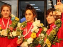 Чемпионка Мира из Азербайджана отметила казахстанскую борчиху