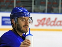 Виктор Александров участвует в тренировочном лагере для хоккеистов без действующих контрактов