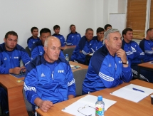 В Алматы проходит тренерский семинар ФИФА