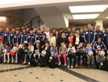 Национальная сборная Казахстана встретилась с детьми-инвалидами Астаны