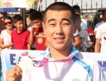 В Астане победителям и призерам Олимпиады в Нанкине вручили денежное вознаграждение 