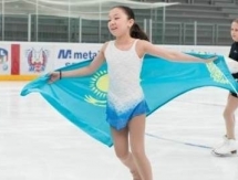 Элизабет Турсынбаева — первая после короткой программы этапа юниорского Гран-при