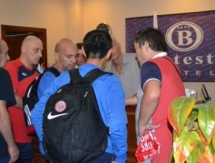 Фоторепортаж с прилета сборной Казахстана в Тбилиси