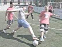 Студенты алматинских вузов сыграли в необычный футбол