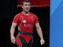 <strong>Штангист Алмас Утешов принес «серебро» Казахстану на Азиаде</strong>