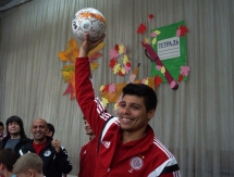 «Кайрат» посетил гимназистов