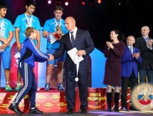 Антон Савенко выиграл «золото» на международном турнире по греко-римской борьбе