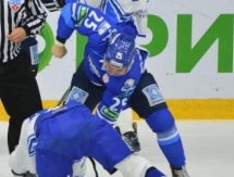 Дамир Рыспаев лидирует в КХЛ по количеству штрафного времени за игру