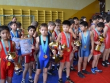 Более 200 юниоров из трех стран соревновались на турнире по греко-римской борьбе в Петропавловске
