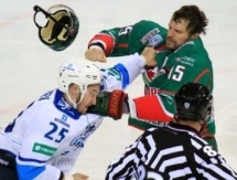 Повреждение руки в драке с Рыспаевым не помешает Свитову сыграть с «Салаватом Юлаевым»