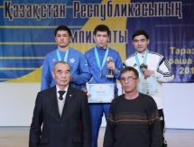 Фоторепортаж с финальных боев чемпионата Казахстана по боксу