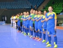 Сборная Казахстана после первого тайма выигрывает у Азербайджана