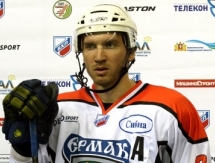 Защитник сборной Казахстана Антон Казанцев отчислен из «Ермака»