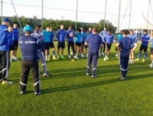 «Астана» возобновила тренировки