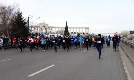 В Алматы более 500 человек пробежали дистанцию 10 километров