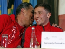 Фоторепортаж с пресс-конференции боя Головкин — Мюррей