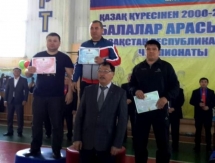 Юные борцы из Кызылординской области стали победителями чемпионата РК 