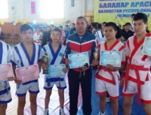 Юные борцы из Кызылординской области стали победителями чемпионата РК 